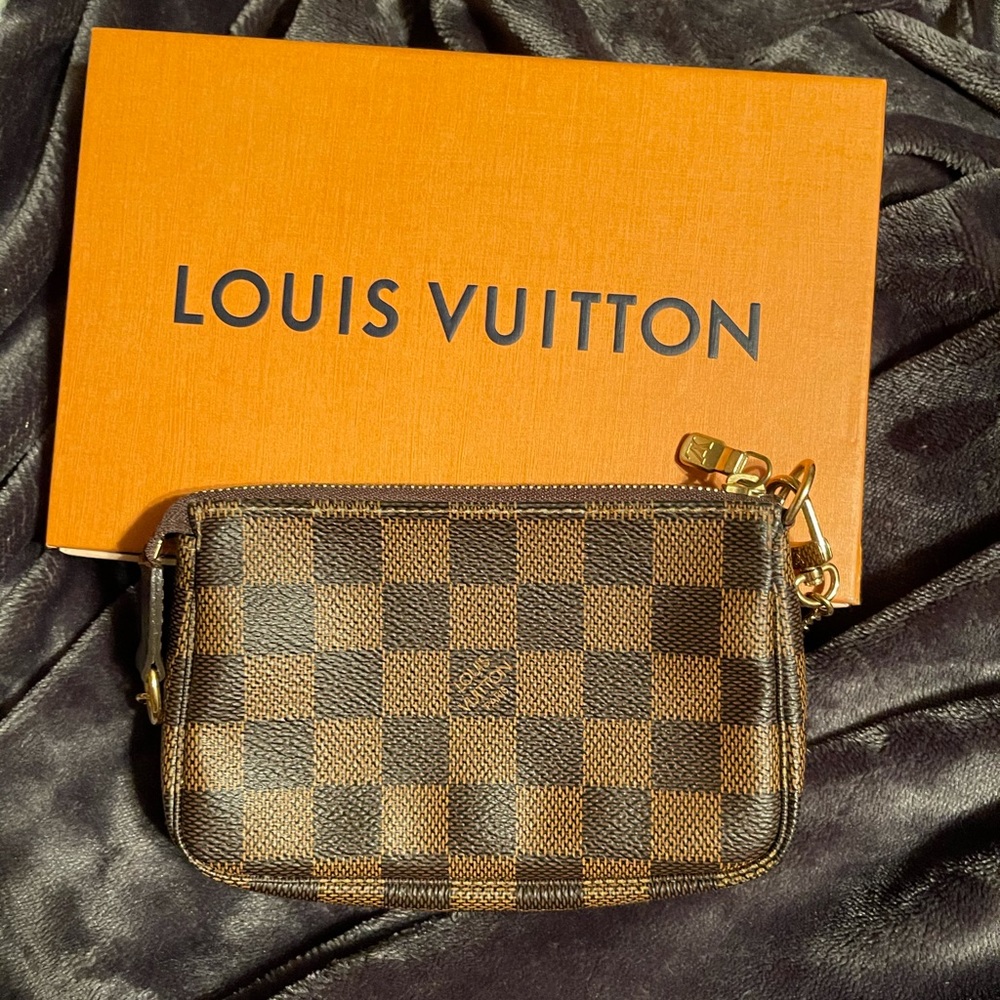 🖤Louis Vuitton Mini Pochette in DE